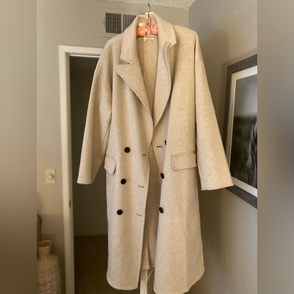 Free people Adore You coat. Excellent preowned condition, only worn once.